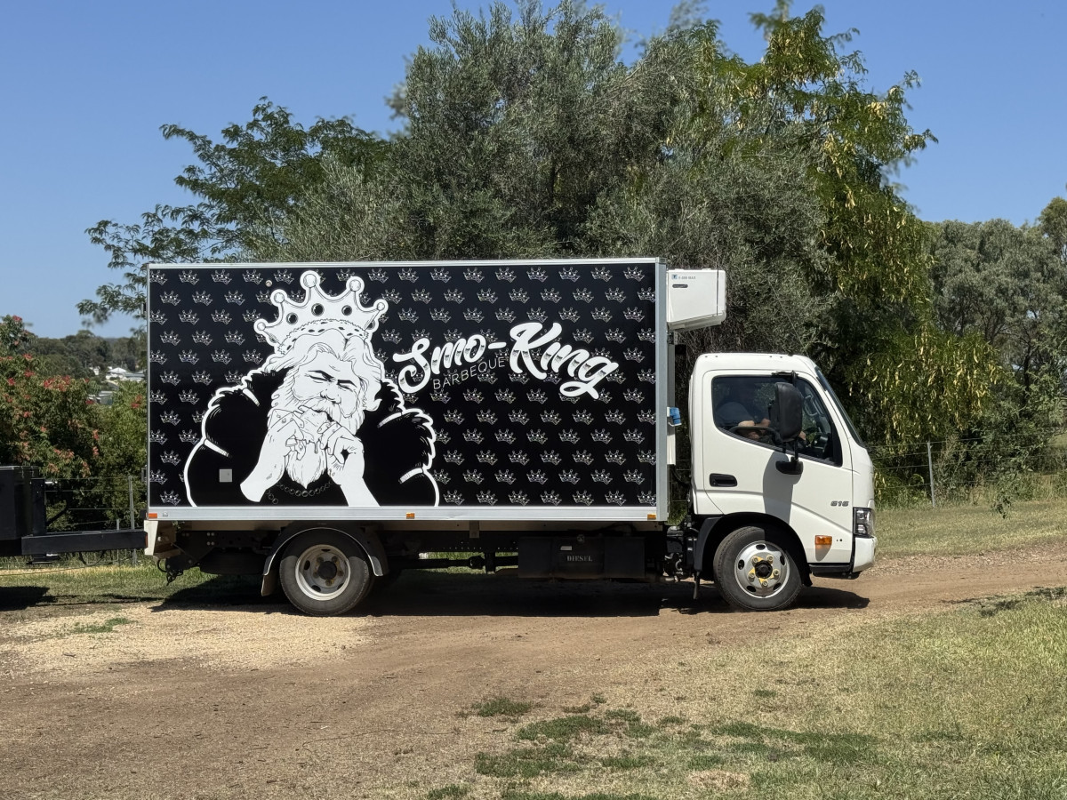 SmoKing Barbecue Truck Wrap